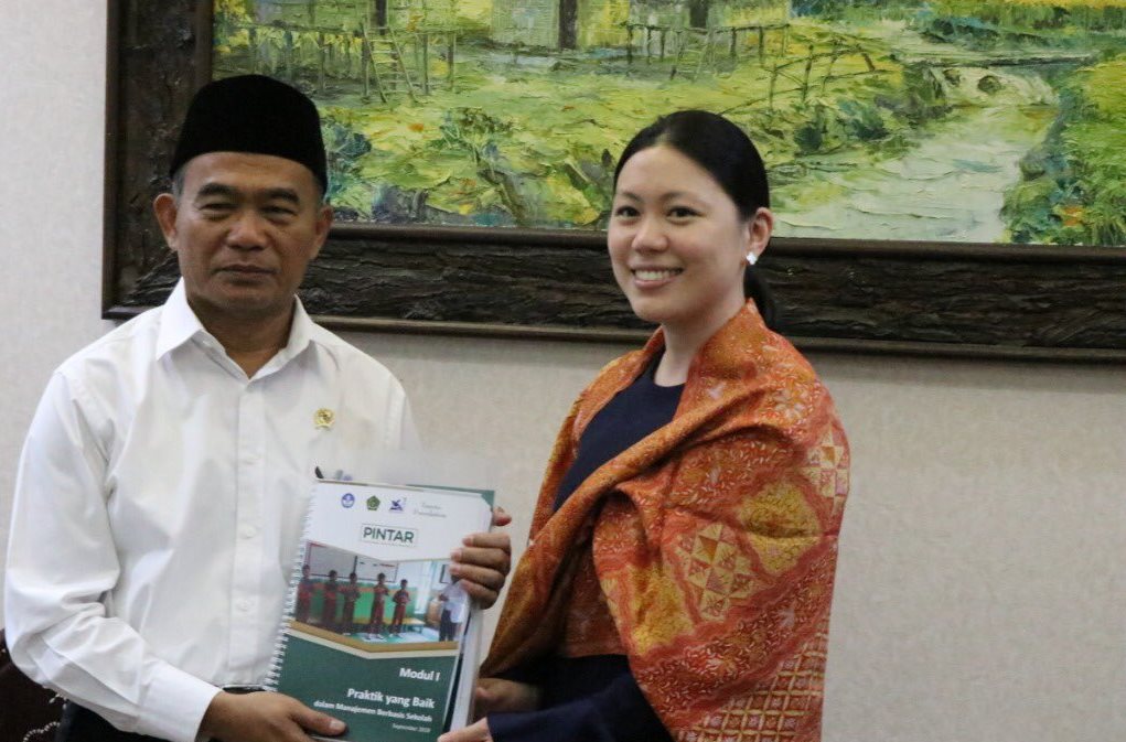 Tanoto Foundation Launches New PINTAR Program to Improve Education Quality in Indonesia