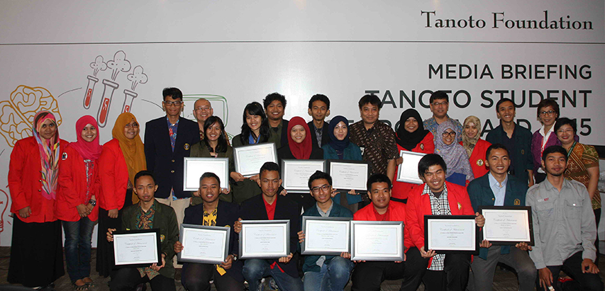 Muhammad Taufik Hidayat: A Tanoto Scholar and a Young Scientist