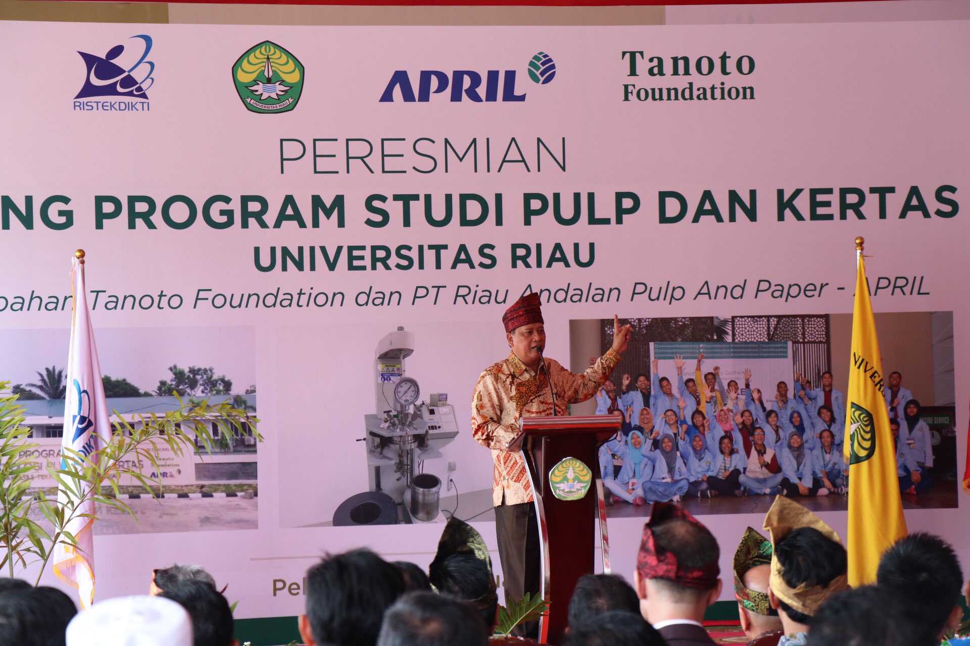 Tanoto Foundation helps launch first pulp and paper study program in Indonesia